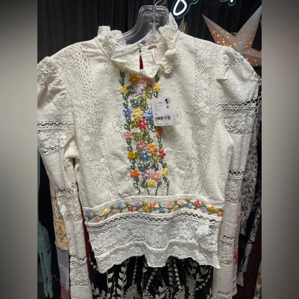 NWOT Free People Garden Grace Embroidered Top- Ivory Combo - Picture 6 of 8